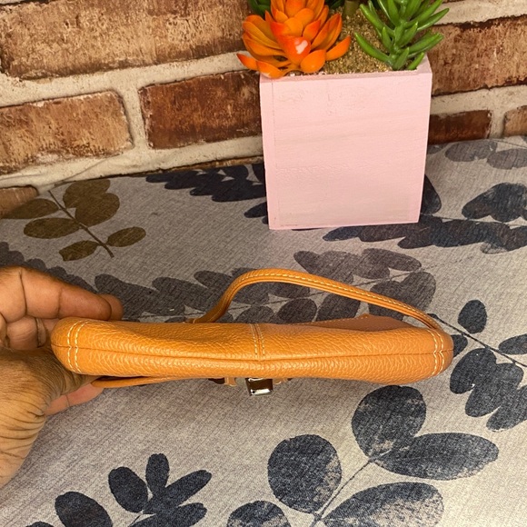 Coach Orange legacy turnlock Wristlet nwot - Picture 4 of 5